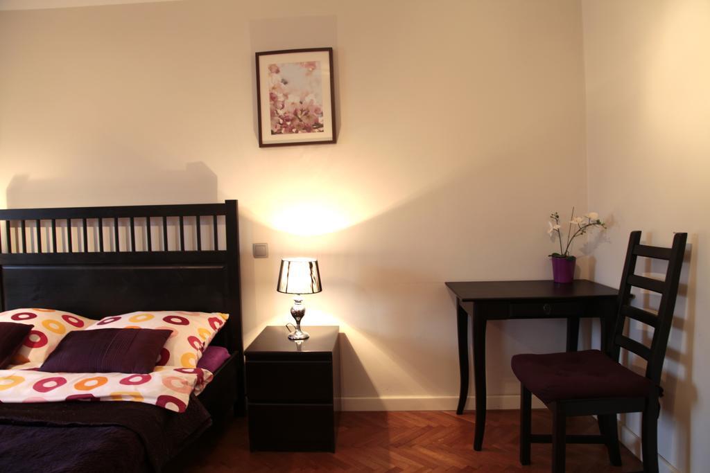 Key Apartments Chmielna 바르샤바 객실 사진