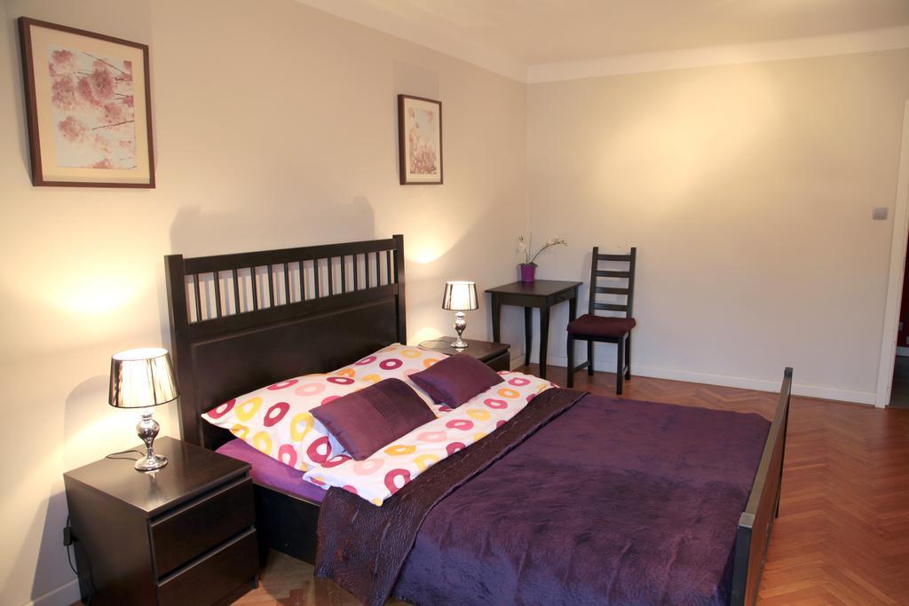 Key Apartments Chmielna 바르샤바 객실 사진